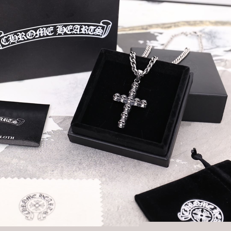 Ch**me He**ts necklaces